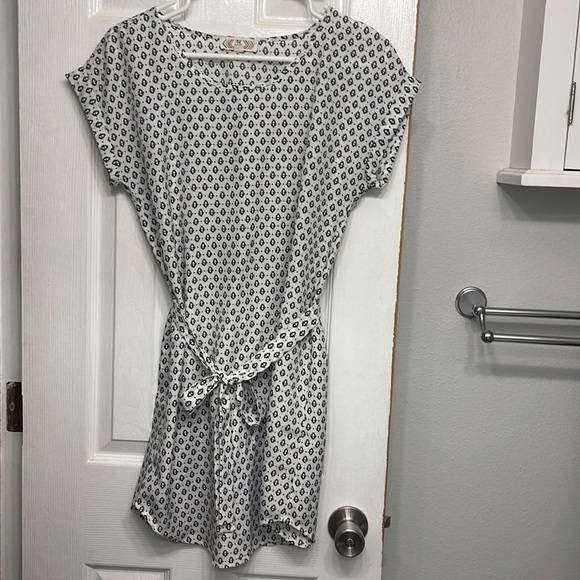 Last Chance! Pink Rose Black and White Printed Dress with Tie sz S - Picture 2 of 8